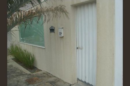 Apartamento à venda com 3 quartos, 74m² em Cabral, Contagem