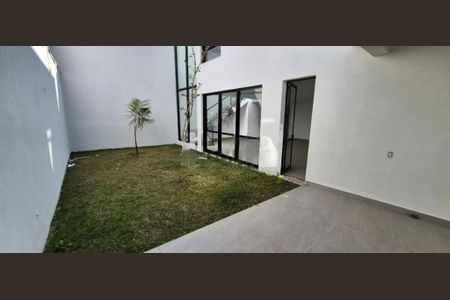 Casa à venda com 203m², 4 quartos e 4 vagas