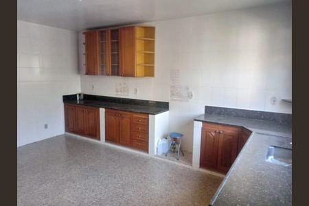 Casa à venda com 4 quartos, 260m² em Ressaca, Contagem