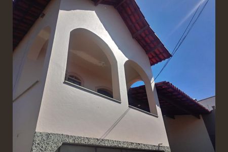Casa à venda com 4 quartos, 260m² em Ressaca, Contagem