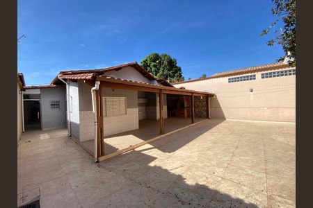 Casa à venda com 3 quartos, 236m² em Paquetá, Belo Horizonte