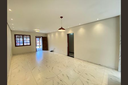 Casa à venda com 3 quartos, 236m² em Paquetá, Belo Horizonte