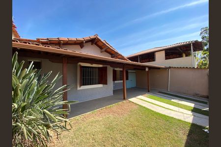 Casa à venda com 3 quartos, 236m² em Paquetá, Belo Horizonte