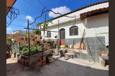 Casa à venda com 230m², 4 quartos e 4 vagas