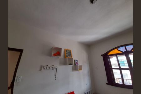 Casa à venda com 4 quartos, 230m² em Serrano, Belo Horizonte