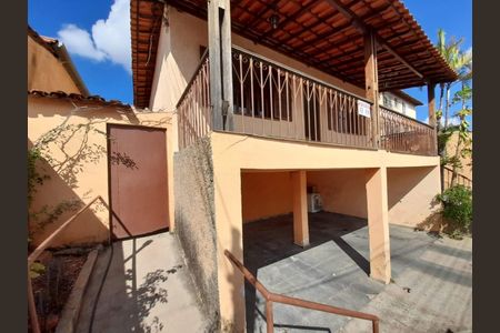 Casa à venda com 230m², 4 quartos e 4 vagas