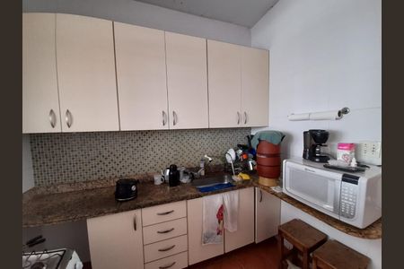 Casa à venda com 4 quartos, 230m² em Serrano, Belo Horizonte