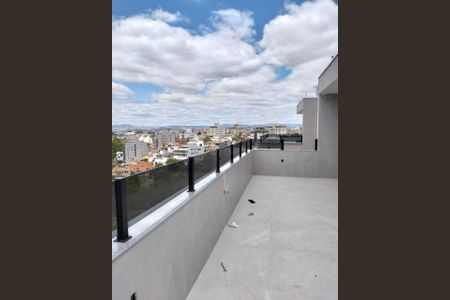 Apartamento à venda com 3 quartos, 160m² em Cabral, Contagem