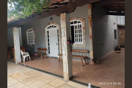 Casa à venda com 4 quartos, 180m² em Arvoredo, Contagem