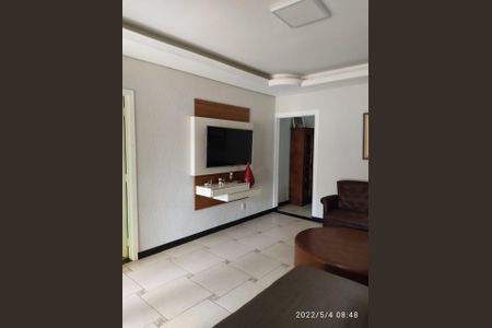Casa à venda com 4 quartos, 180m² em Arvoredo, Contagem