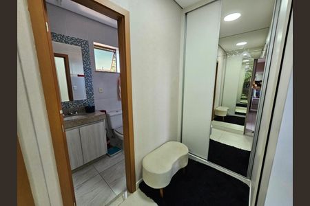 Casa de condomínio à venda com 134m², 3 quartos e 2 vagas