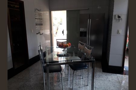 Casa à venda com 458m², 6 quartos e 4 vagas