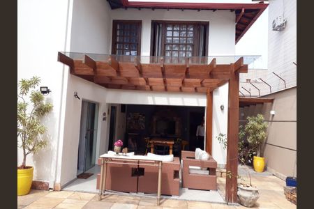 Casa à venda com 458m², 6 quartos e 4 vagas