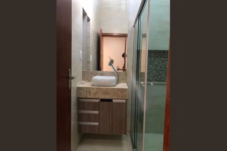Casa à venda com 180m², 3 quartos e 2 vagas