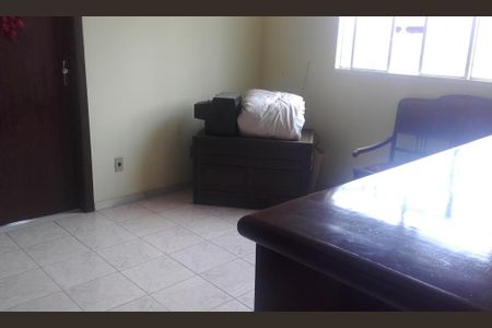 Casa à venda com 240m², 4 quartos e 4 vagas
