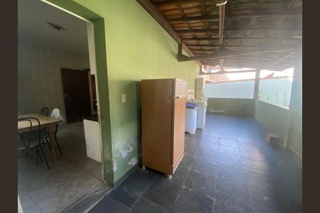 Casa à venda com 240m², 4 quartos e 4 vagas