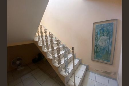 Casa à venda com 240m², 4 quartos e 4 vagas