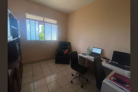 Casa à venda com 240m², 4 quartos e 4 vagas