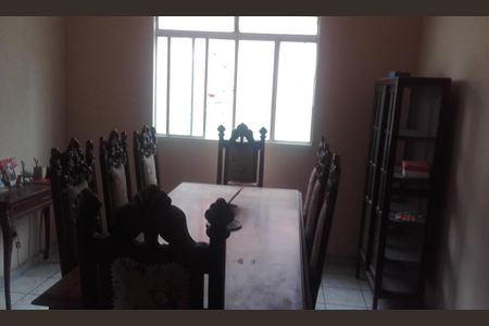 Casa à venda com 240m², 4 quartos e 4 vagas