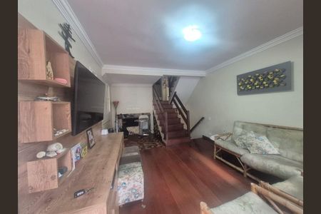 Casa à venda com 3 quartos, 228m² em Jardim Lucia, São Paulo