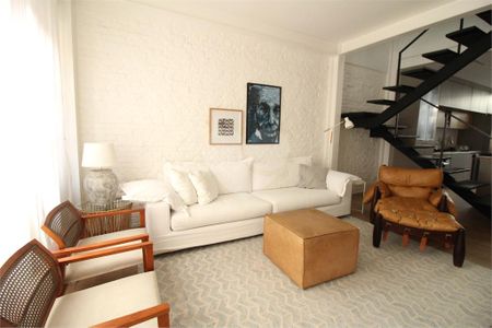 Casa à venda com 2 quartos, 160m² em Vila Bertioga, São Paulo
