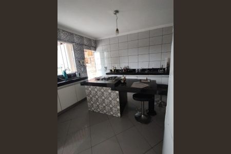 Casa à venda com 130m², 3 quartos e 2 vagas