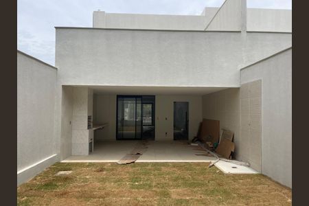 Casa à venda com 3 quartos, 150m² em Cabral, Contagem