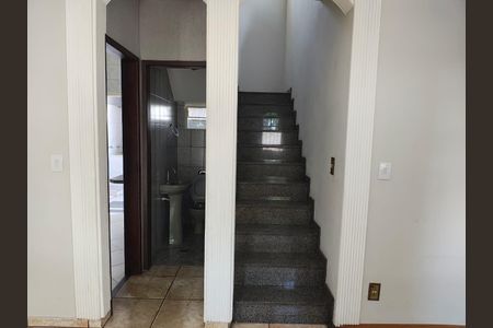 Casa à venda com 120m², 4 quartos e 4 vagas