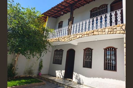 Casa à venda com 120m², 4 quartos e 4 vagas