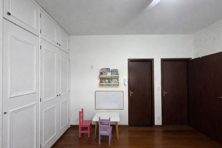 Casa à venda com 4 quartos, 263m² em Inconfidentes, Contagem
