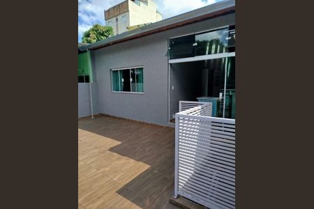Casa à venda com 110m², 2 quartos e 2 vagas