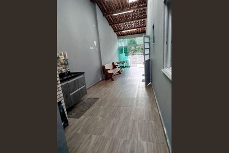 Casa à venda com 110m², 2 quartos e 2 vagas