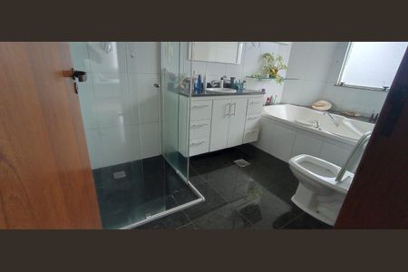 Casa de condomínio à venda com 363m², 4 quartos e 4 vagas