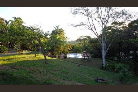 Casa de condomínio à venda com 363m², 4 quartos e 4 vagas