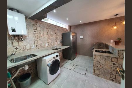 Casa de condomínio à venda com 124m², 4 quartos e 2 vagas