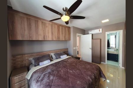 Casa de condomínio à venda com 124m², 4 quartos e 2 vagas