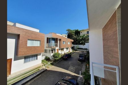 Casa de condomínio à venda com 124m², 4 quartos e 2 vagas