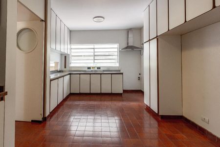 Casa à venda com 450m², 5 quartos e 4 vagas