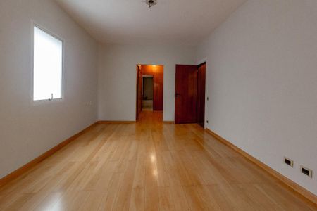 Casa à venda com 450m², 5 quartos e 4 vagas