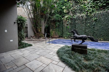 Casa à venda com 5 quartos, 450m² em Pacaembu, São Paulo
