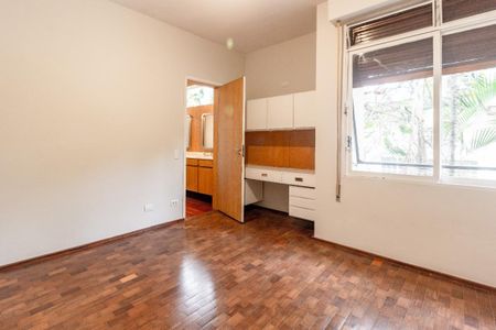 Casa à venda com 450m², 5 quartos e 4 vagas