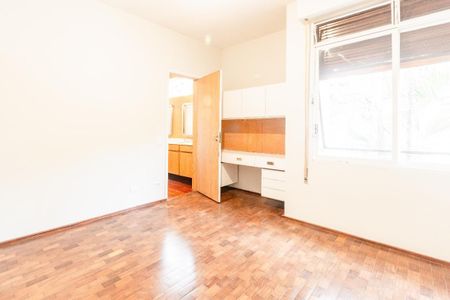 Casa à venda com 450m², 5 quartos e 4 vagas