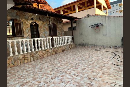 Casa à venda com 349m², 3 quartos e 4 vagas