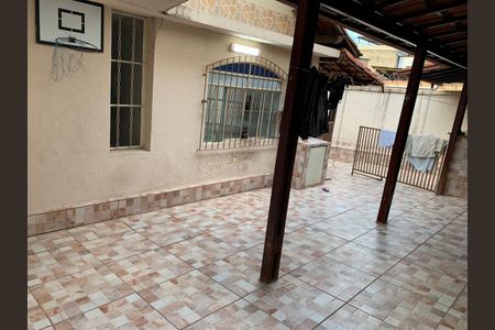 Casa à venda com 349m², 3 quartos e 4 vagas