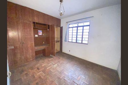 Casa à venda com 4 quartos, 160m² em Castelo, Belo Horizonte