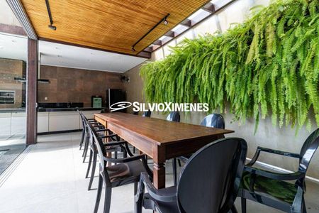 Apartamento à venda com 212m², 4 quartos e 4 vagas