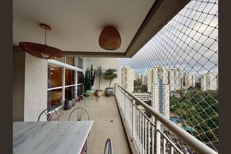 Apartamento à venda com 238m², 4 quartos e 4 vagas