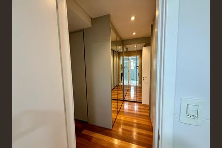 Apartamento à venda com 238m², 4 quartos e 4 vagas