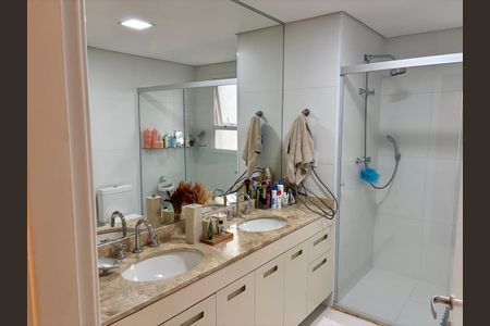 Apartamento à venda com 238m², 4 quartos e 4 vagas