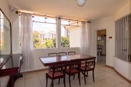 Casa à venda com 4 quartos, 304m² em Jardim Peri Peri, São Paulo